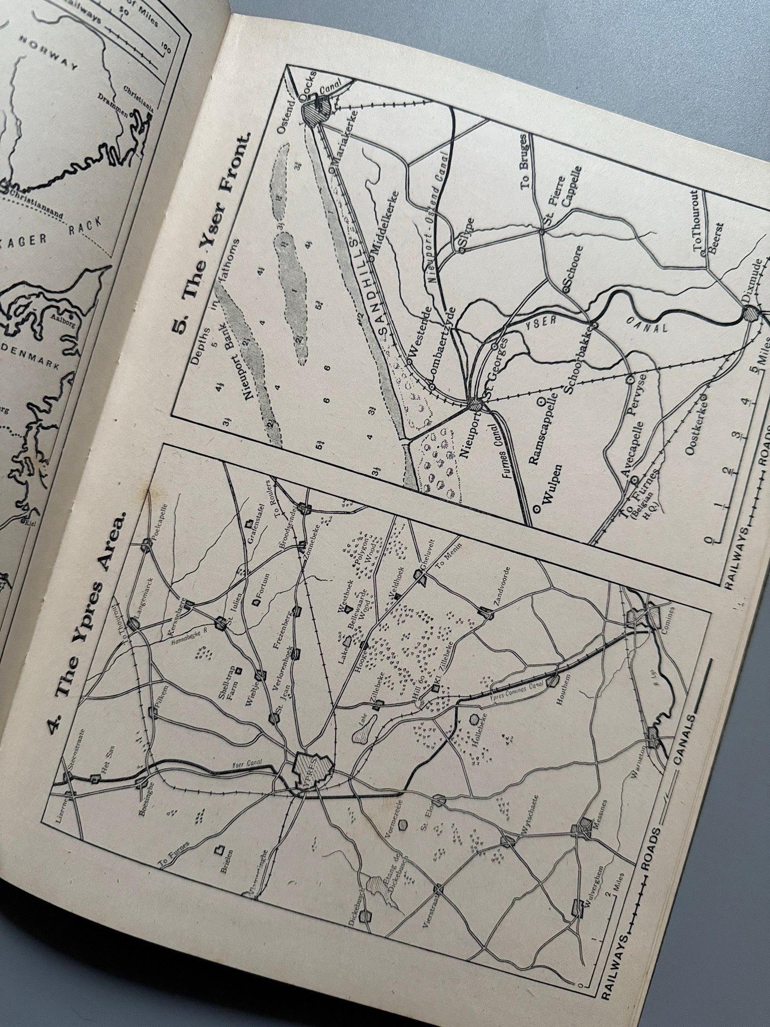 Libro de: Nelson's map book of the world wide war. Primera Guerra Mundial - Thomas Nelson and Sons, ca. 1920