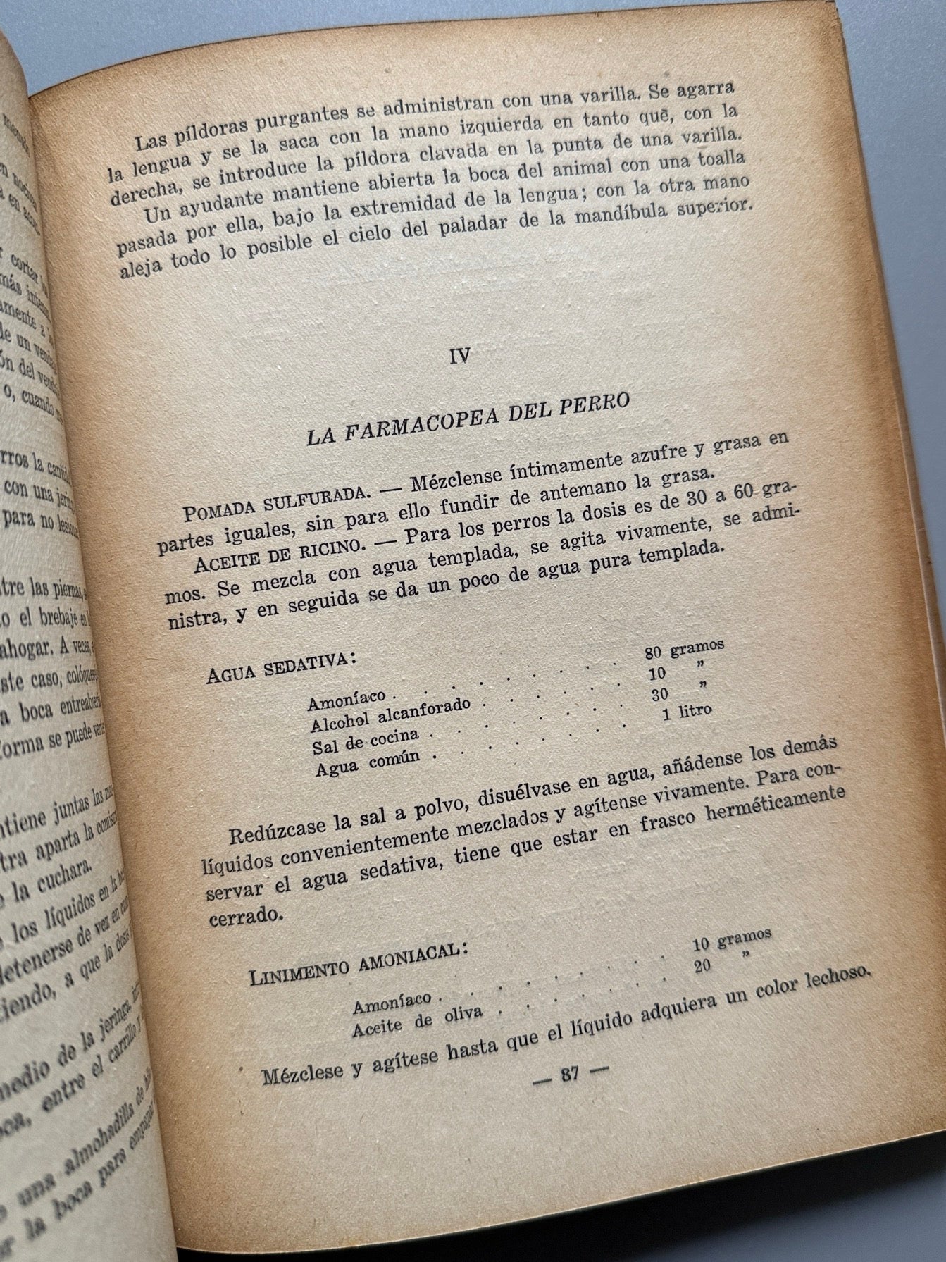 Libro de: El perro y el gato, Dr. A. Riera Adoher - Ameller Editor, ca. 1930