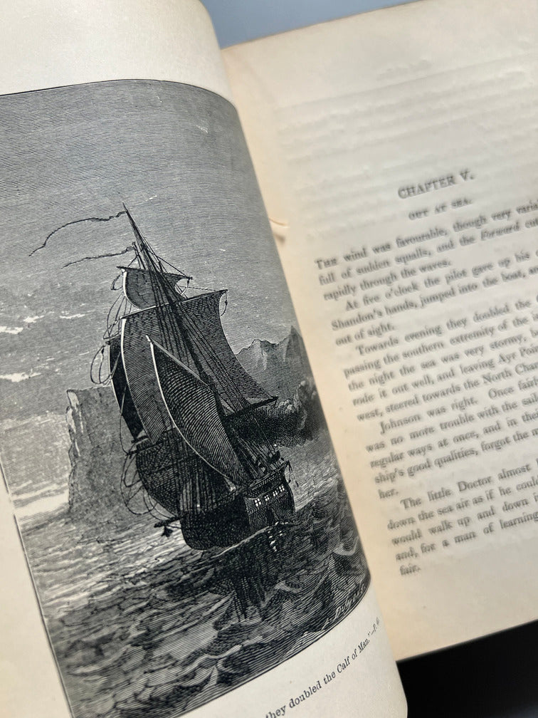 Libro de: The Adventures Of Captain Hatteras - Julio Verne - London: George Routledge And Sons. 1876