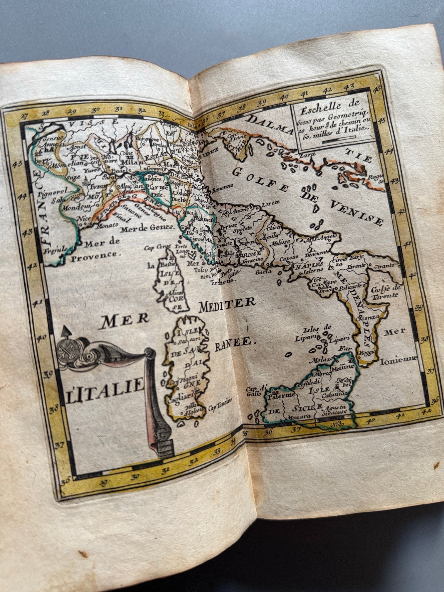 Libro de: El atlas abreviado, Francisco de Afferden. 42 mapas a color - Henrico y Cornelio Verdussen, 1709