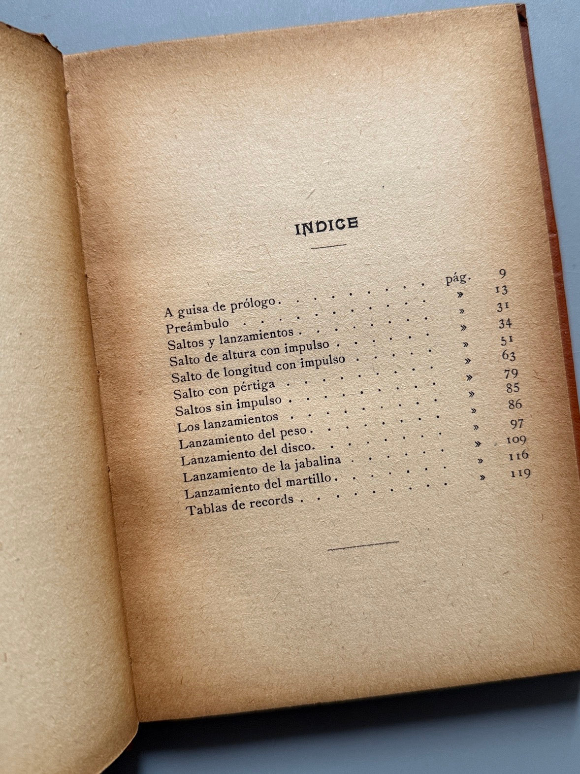 Libro de: Concursos atléticos, Manuel Orbea y Biardeau - Librería Sintes. Los Sports, ca. 1920