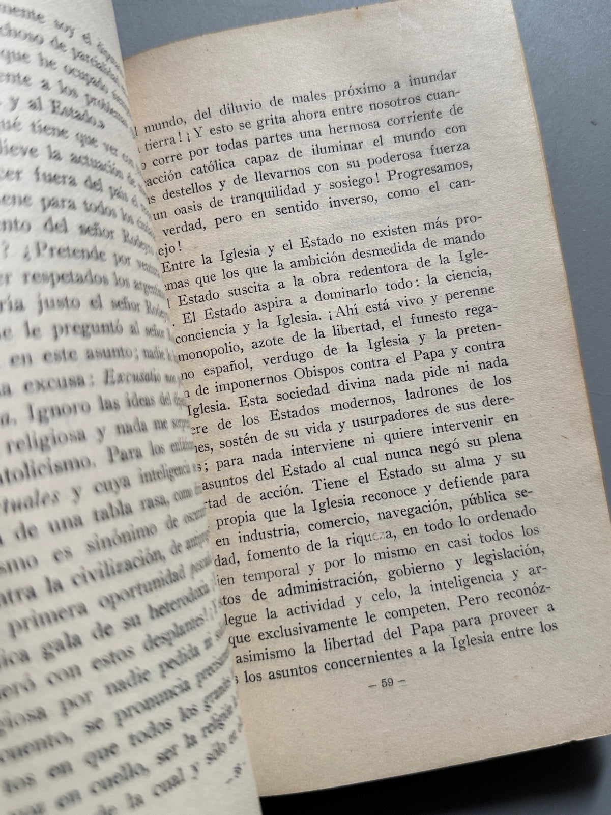 Libro de: A propósito de la renuncia de Monseñor Miguel de Andrea, Doctor Efas - Buenos Aires, 1923