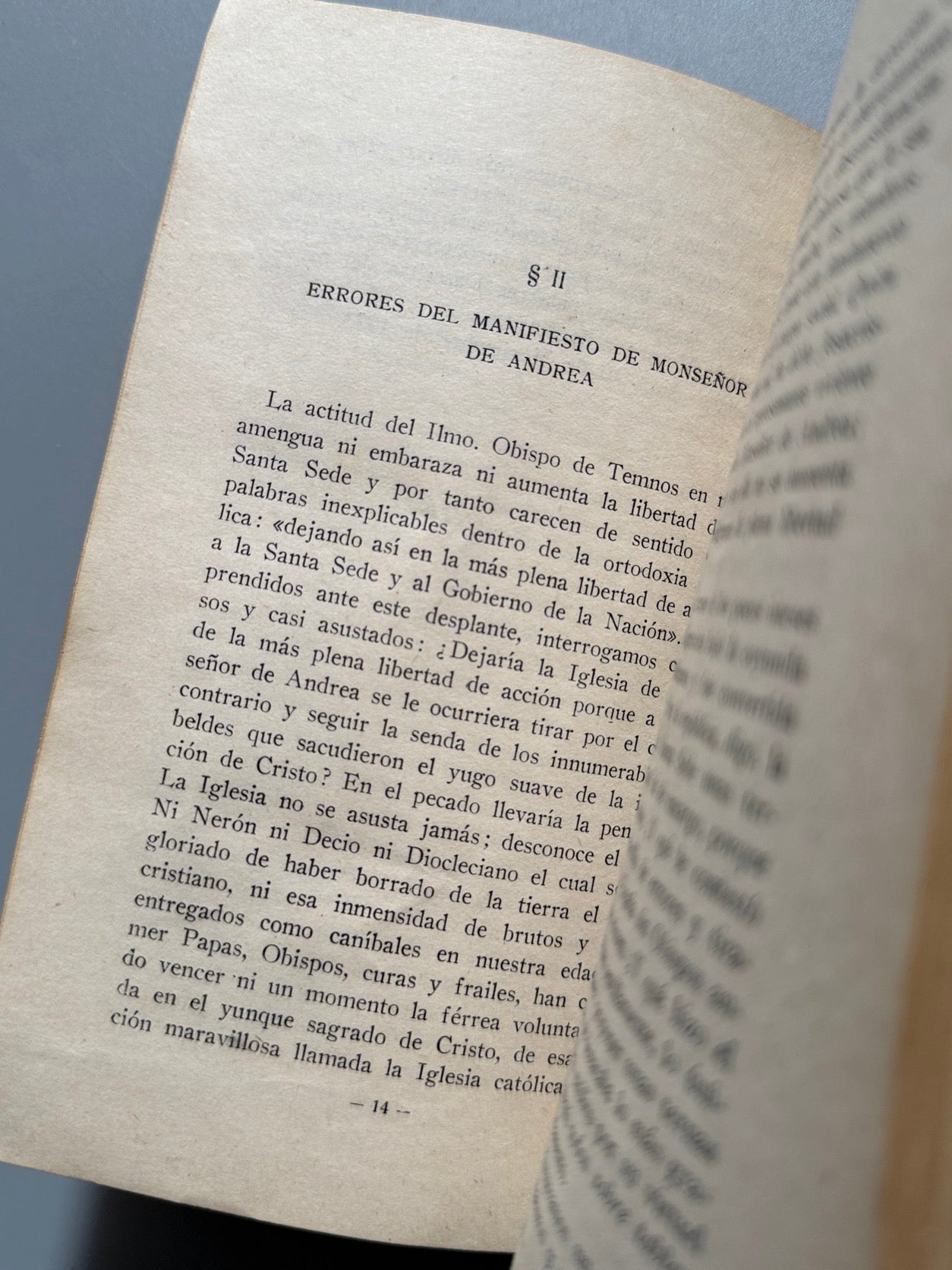 Libro de: A propósito de la renuncia de Monseñor Miguel de Andrea, Doctor Efas - Buenos Aires, 1923