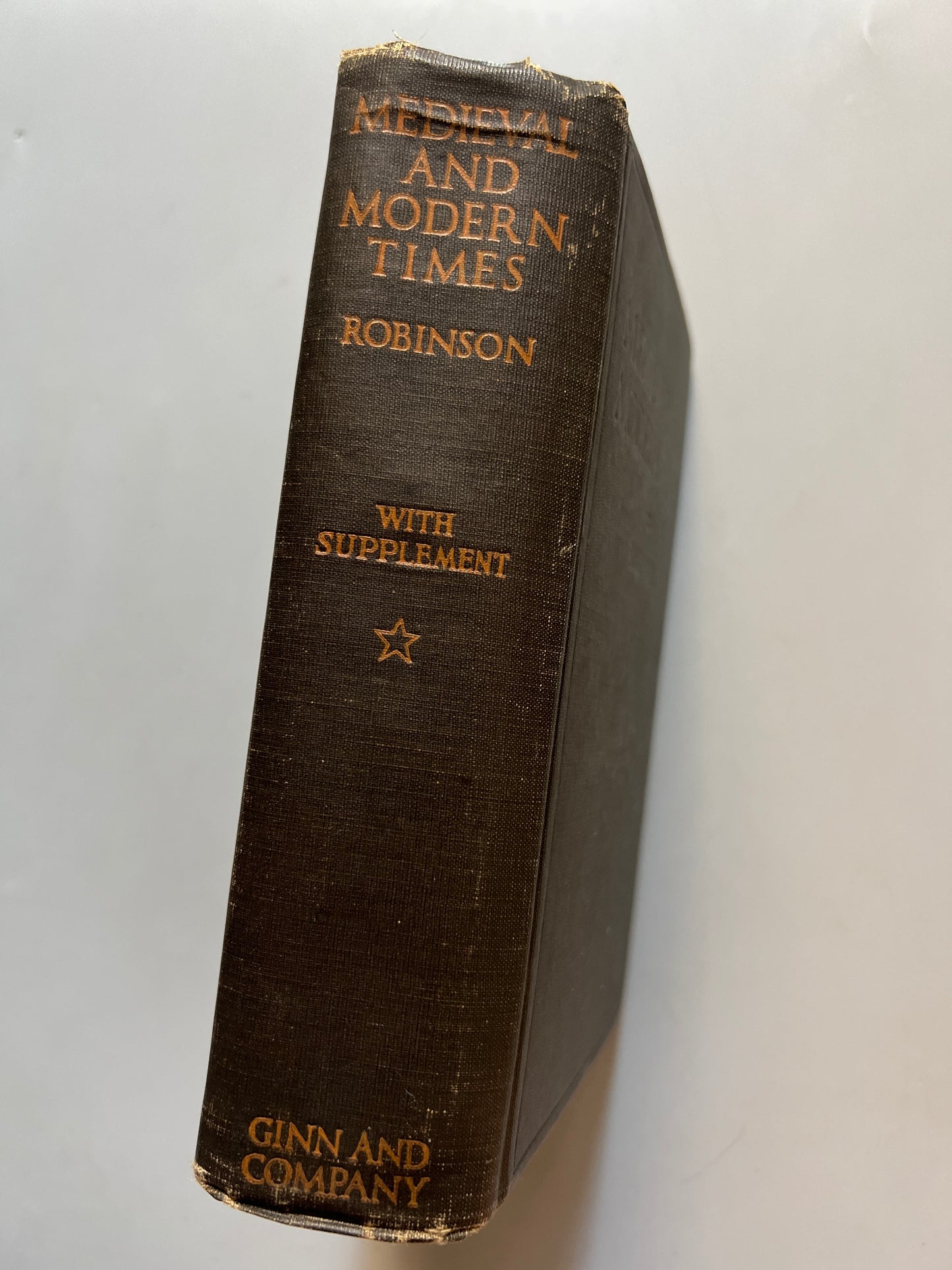 Libro de: Medieval and modern times, James Harvey Robinson - Ginn And Company, 1919