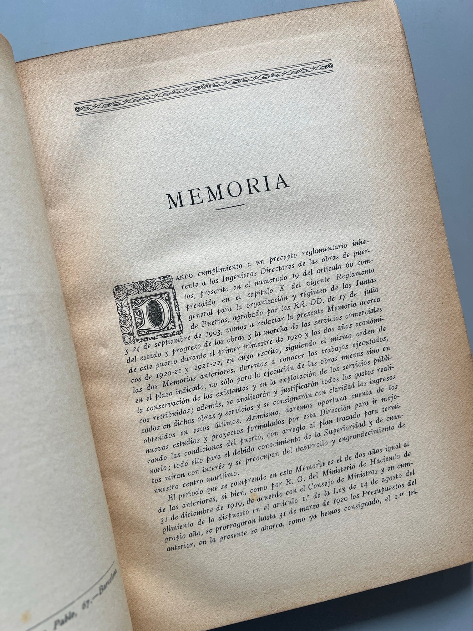 Libro de: Memoria del estado y progreso de las obras, Junta del puerto de Barcelona - 1922