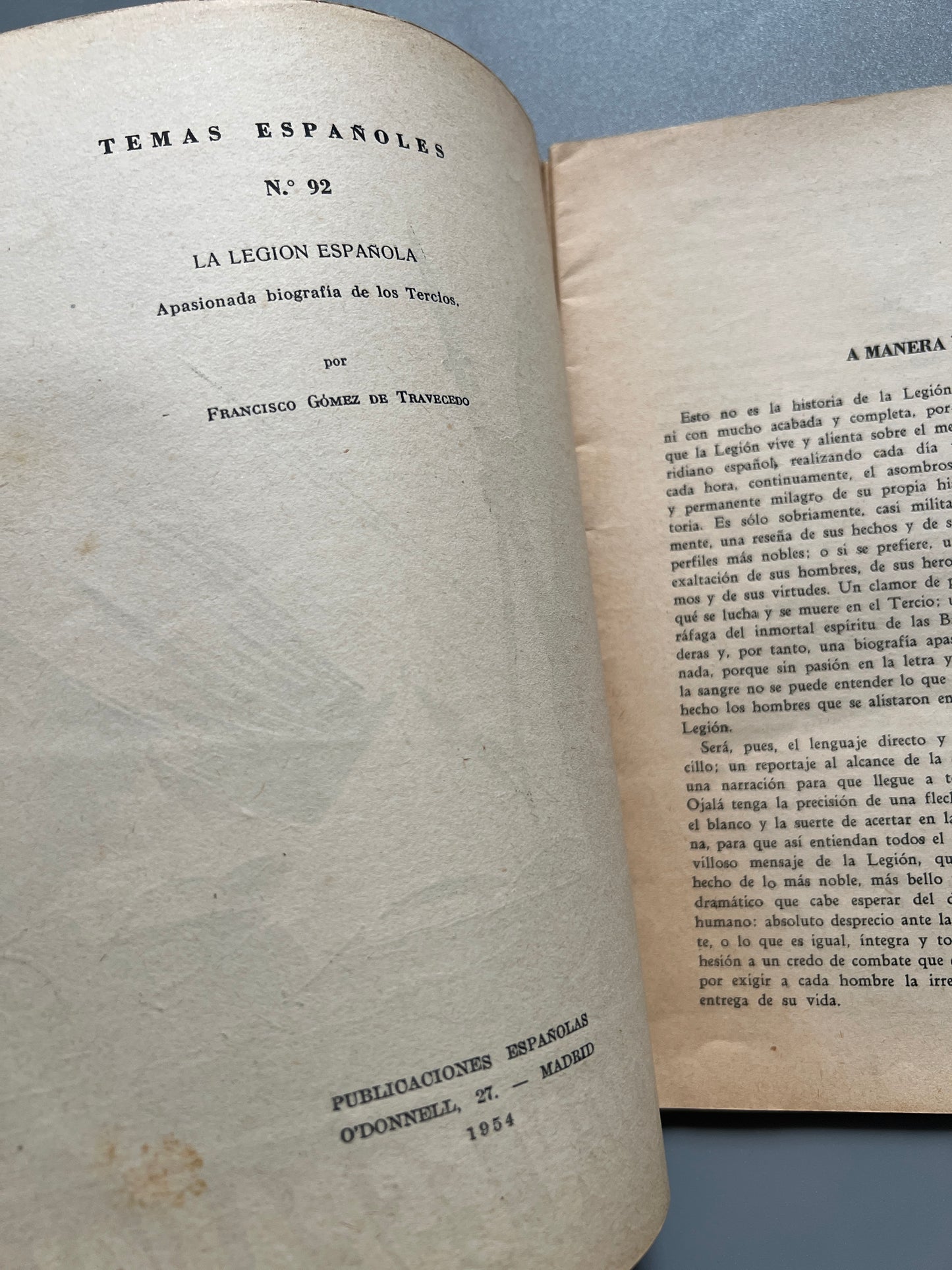 Libro de: La Legión española, Francisco Gómez de Travecedo - Temas Españoles, 1954