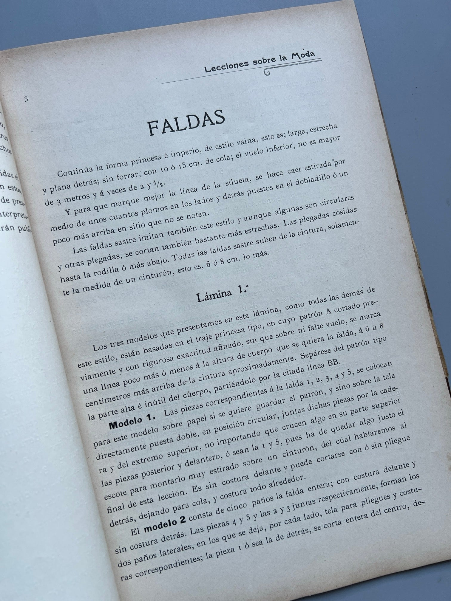 Libro de: Lecciones profesionales. Academia Central de Corte y Confección Martí - octubre, 1908