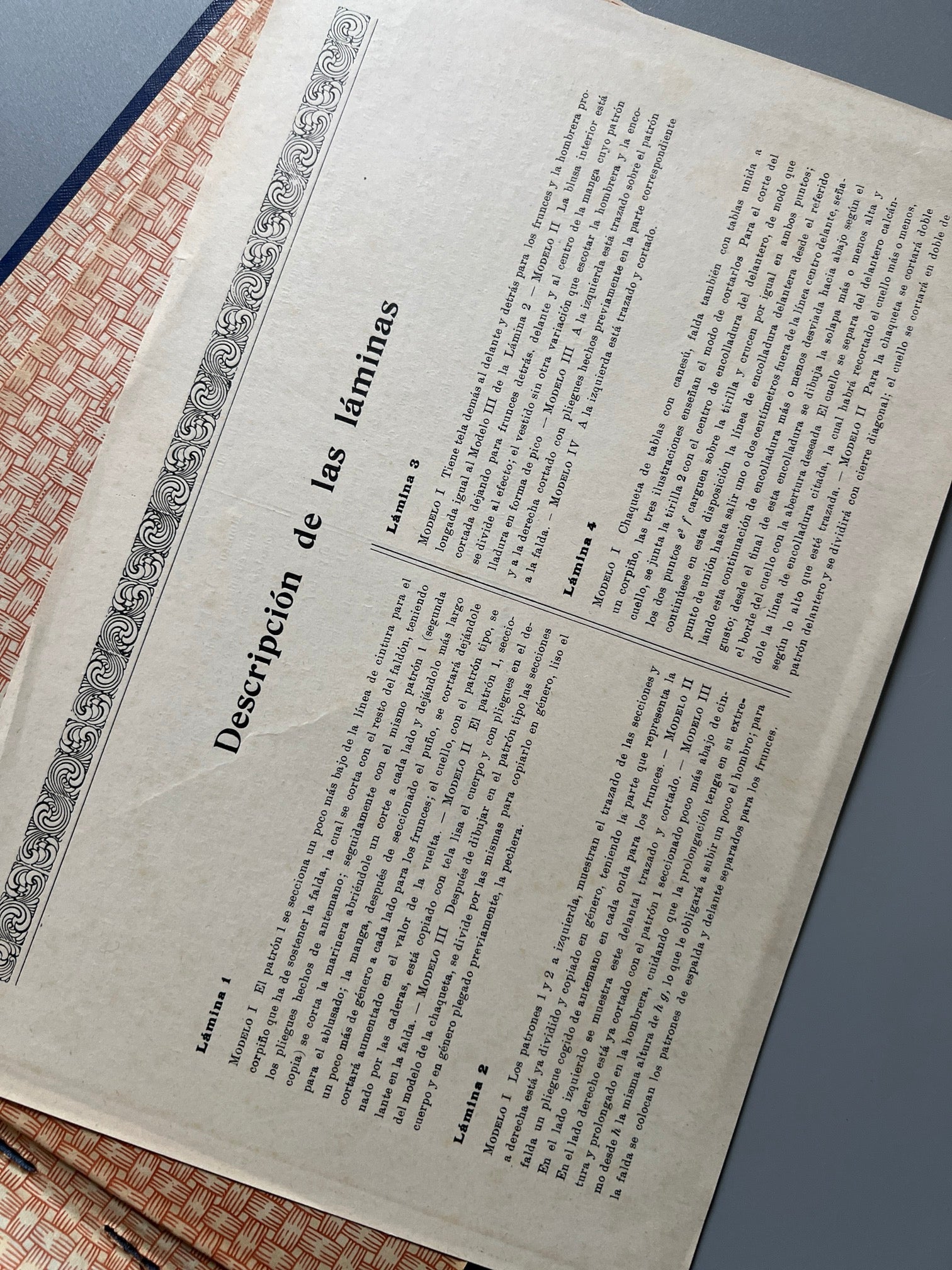 Libro de: Ediciones Martí. Trajes para niña 1927. Transformaciones de la moda - Central de Corte Martí, 1927