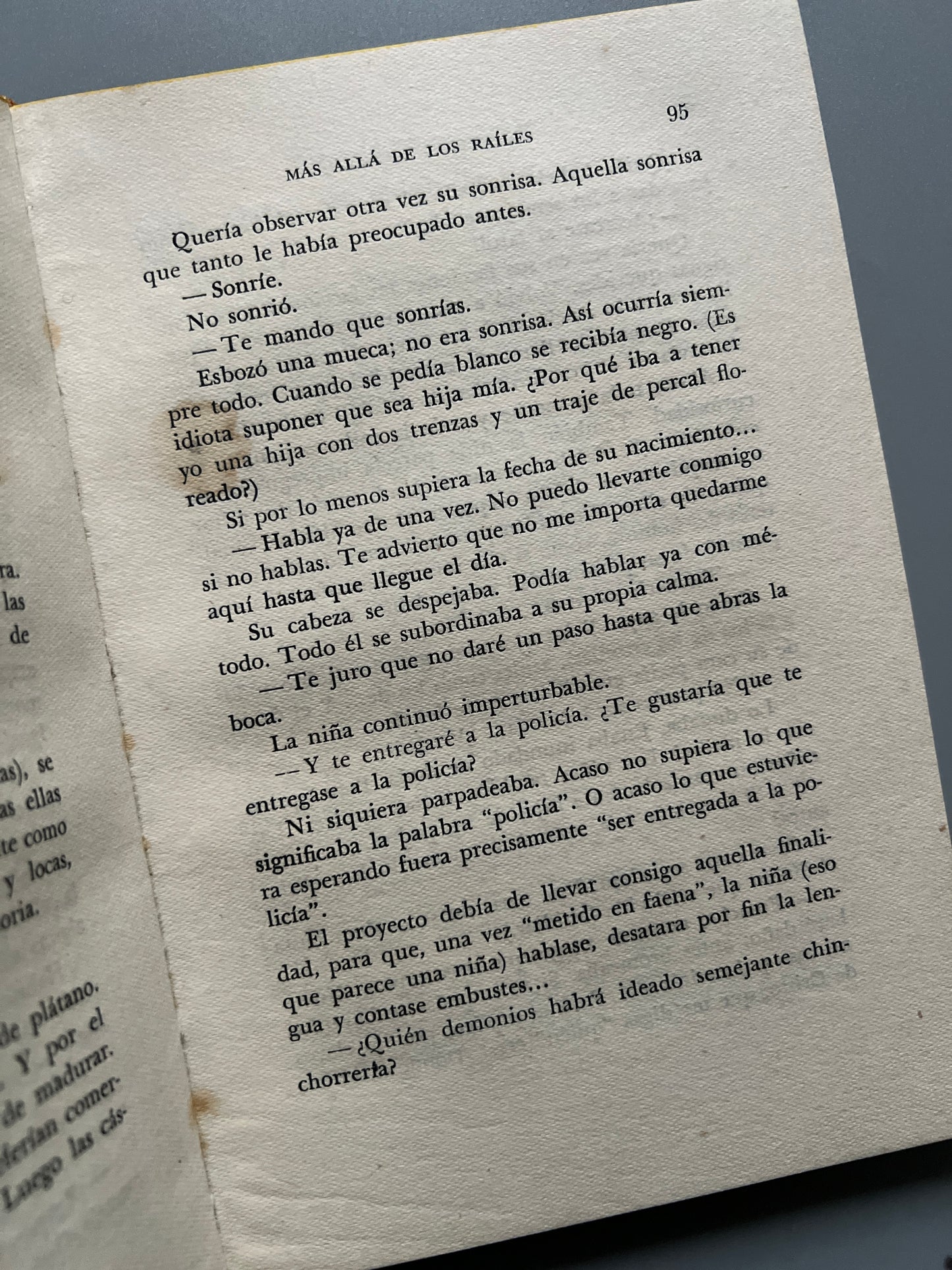 Libro de: Más allá de los raíles, Mercedes Salisachs (primera edición, firmada) - Luis de Caralt Editor, 1957