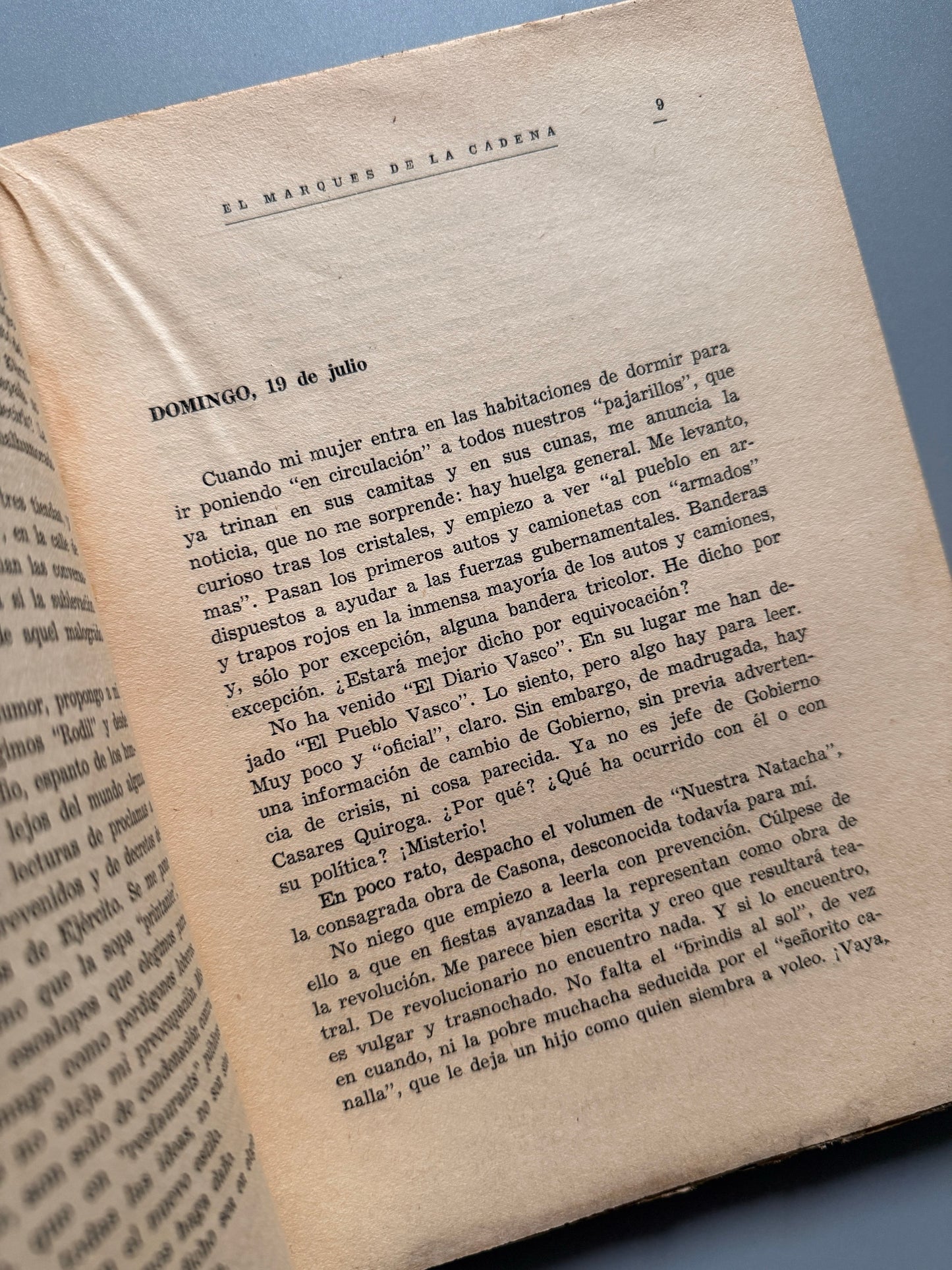 Libro de: Entre rojos y azules, Marqués de la Cadena - Editorial Heraldo de Aragón, 1939