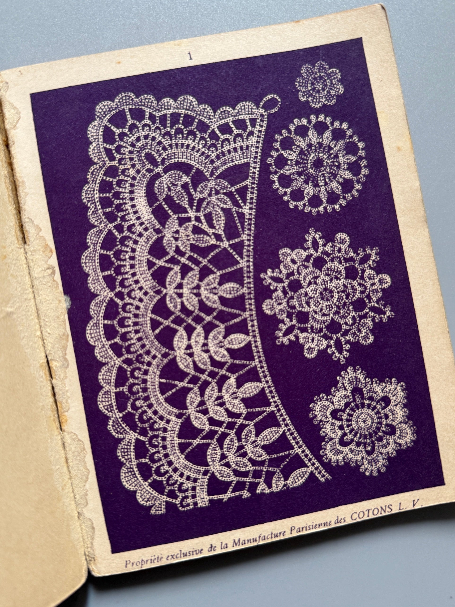 Libro de: Ouvrages de Dames. Crochet et frivolité, série A, nº3. Cotons L. V.  - Imp. Maurice Frings, ca. 1920