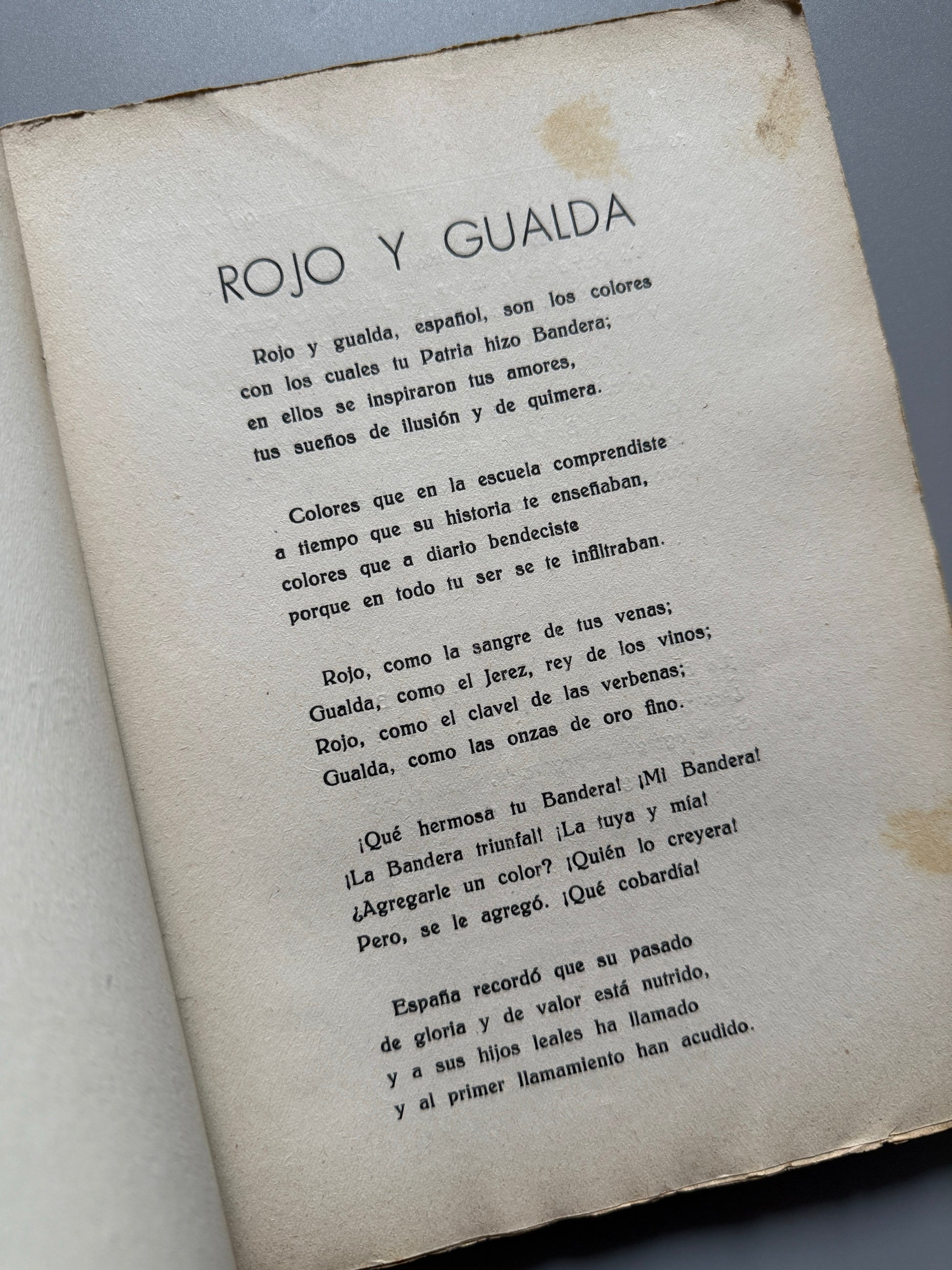 Libro de: Rojo y gualda, Angel Abad Tardez (primera edición) - Industrias Gráficas Uriarte, 1937