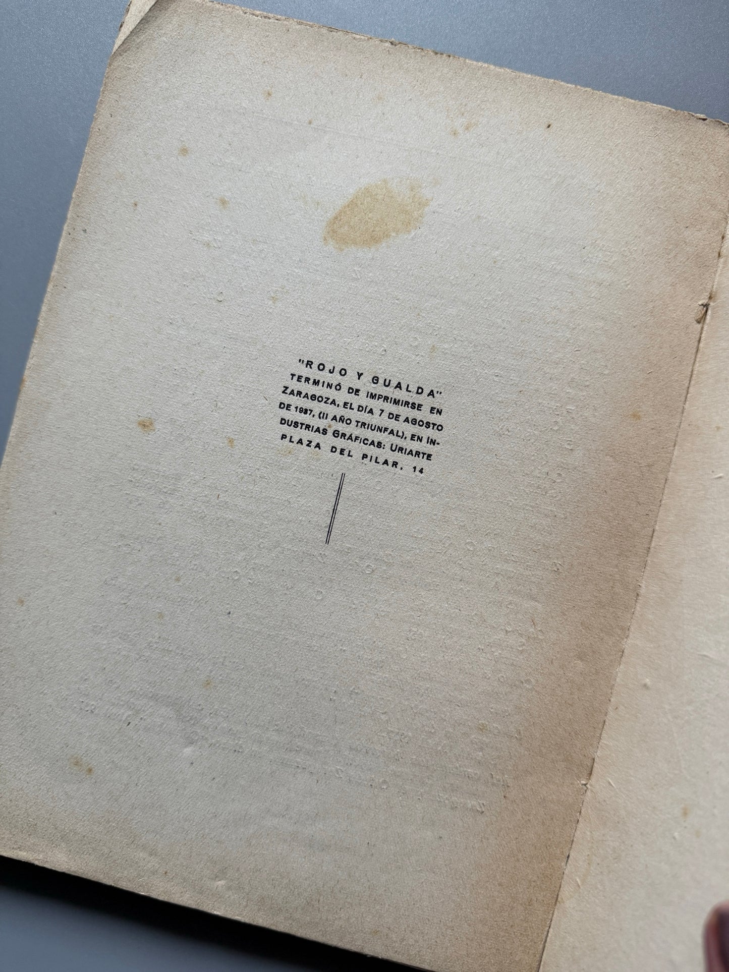 Libro de: Rojo y gualda, Angel Abad Tardez (primera edición) - Industrias Gráficas Uriarte, 1937