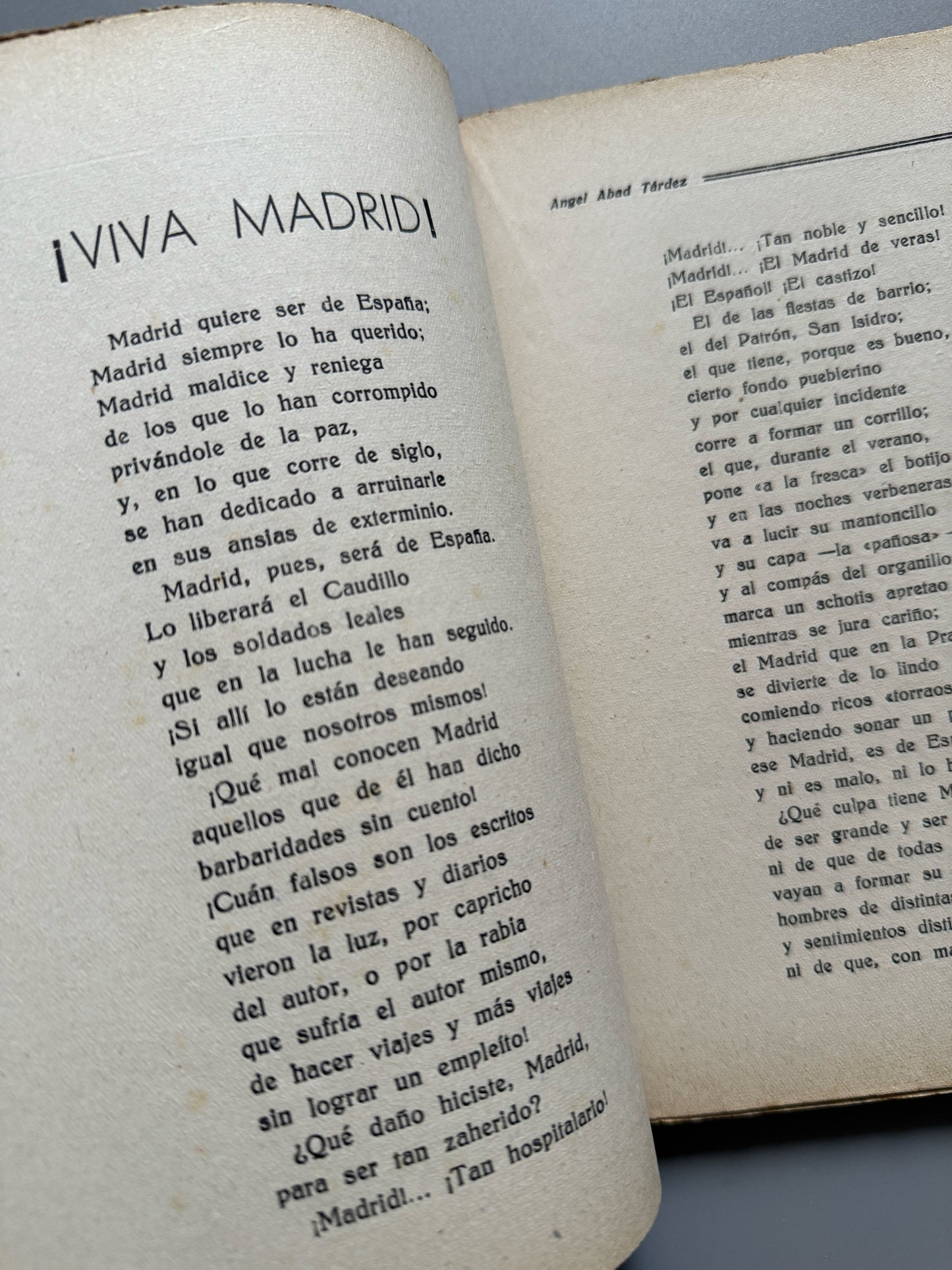 Libro de: Rojo y gualda, Angel Abad Tardez (primera edición) - Industrias Gráficas Uriarte, 1937