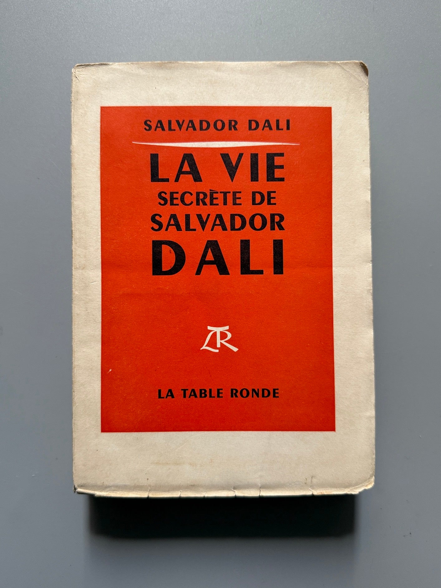 La vie secrète de Salvador Dali, Salvador Dali - La Table Ronde, 1952