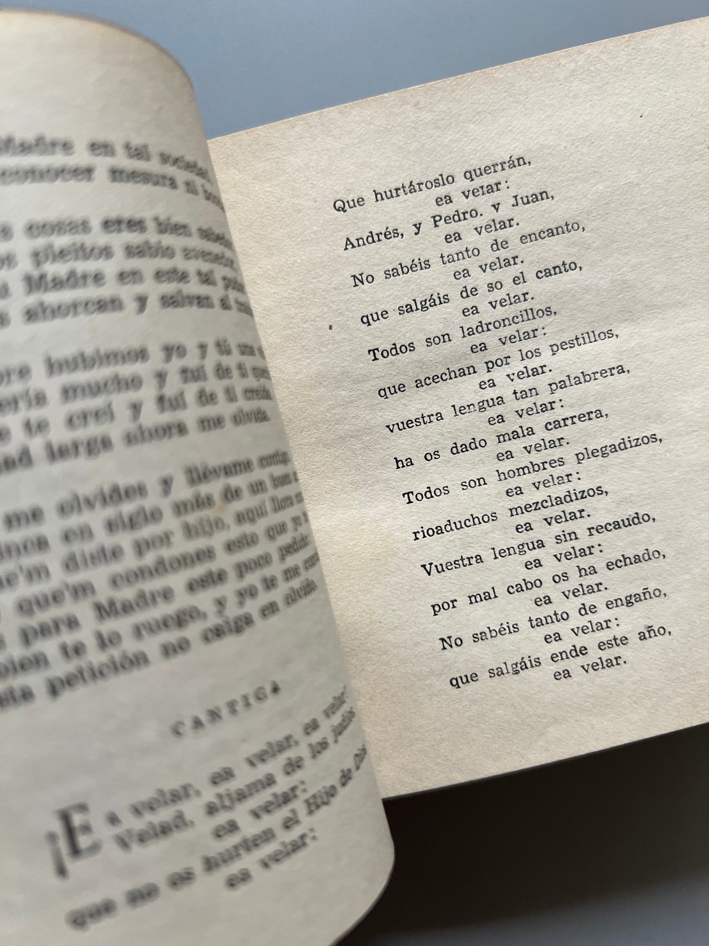 Las trescientas, ocho siglos de lírica castellana que recoge Juan Ramón Masoliver - Editorial Yunque, 1941